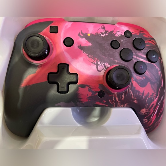 Gaming controller - Picture 2 of 2